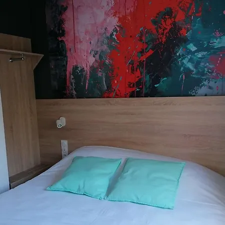 Kyriad Direct Caen Nord Memorial Hotel 2*