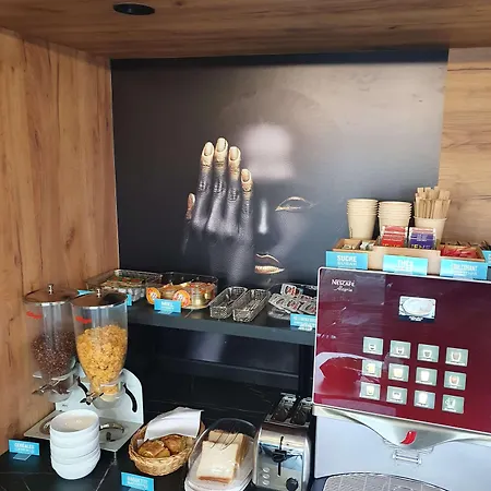 Hotel Kyriad Direct Caen Nord Memorial 2*