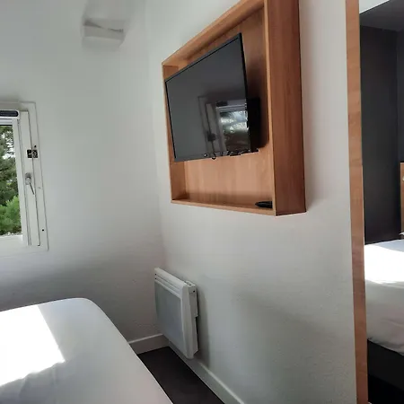 Kyriad Direct Caen Nord Memorial 2* Saint-Contest