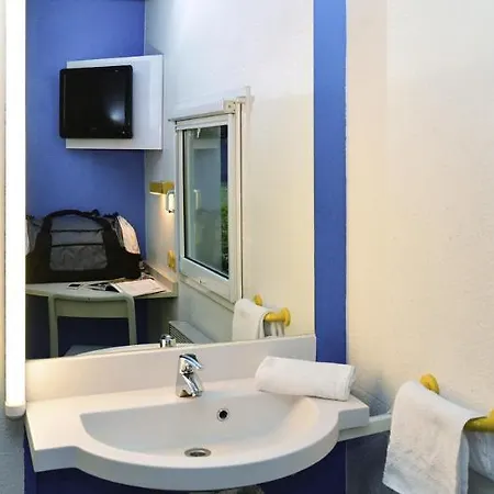 Hotel Kyriad Direct Caen Nord Memorial 2*