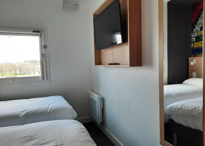 Kyriad Direct Caen Nord Memorial Hotel