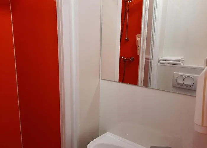 Hotel Kyriad Direct Caen Nord Memorial