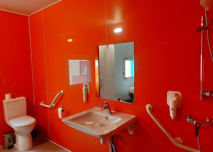 Kyriad Direct Caen Nord Memorial Hotel 2*