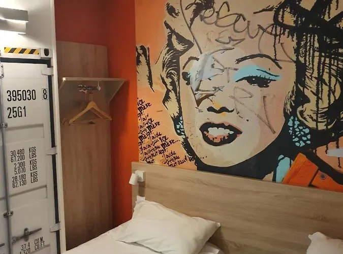 Kyriad Direct Caen Nord Memorial Hotel