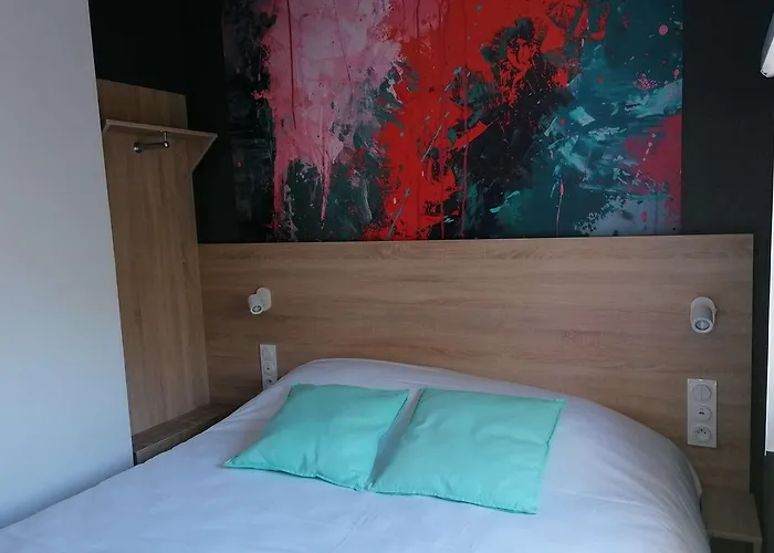 Kyriad Direct Caen Nord Memorial Hotel 2*