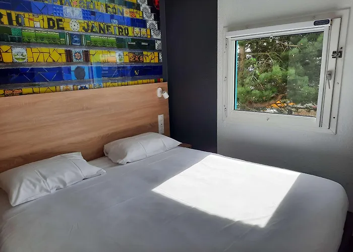 Kyriad Direct Caen Nord Memorial Hotel