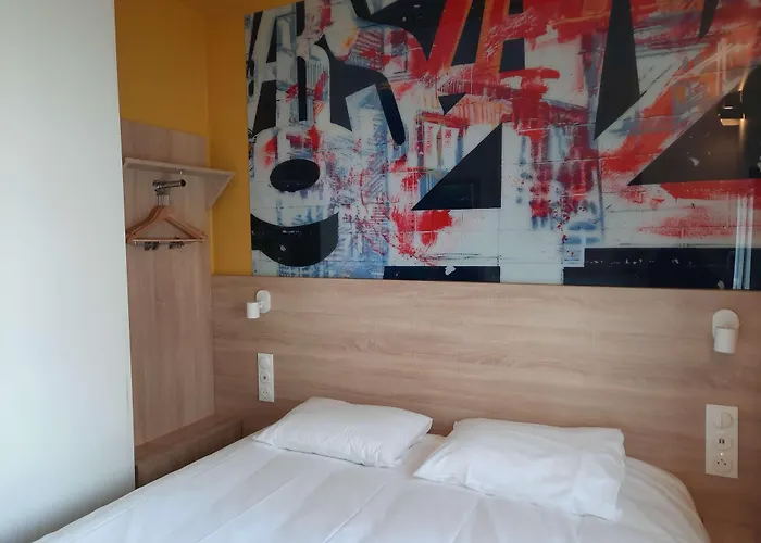 Kyriad Direct Caen Nord Memorial Hotel