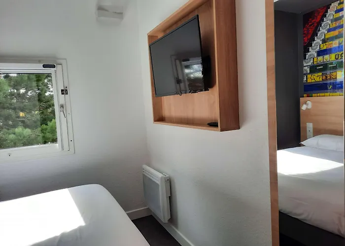 Kyriad Direct Caen Nord Memorial 2* Saint-Contest